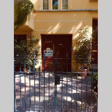 Beautiful Backyard Remise Apartment Berlin Exterior photo