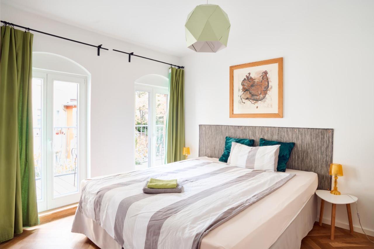 Beautiful Backyard Remise Appartement *