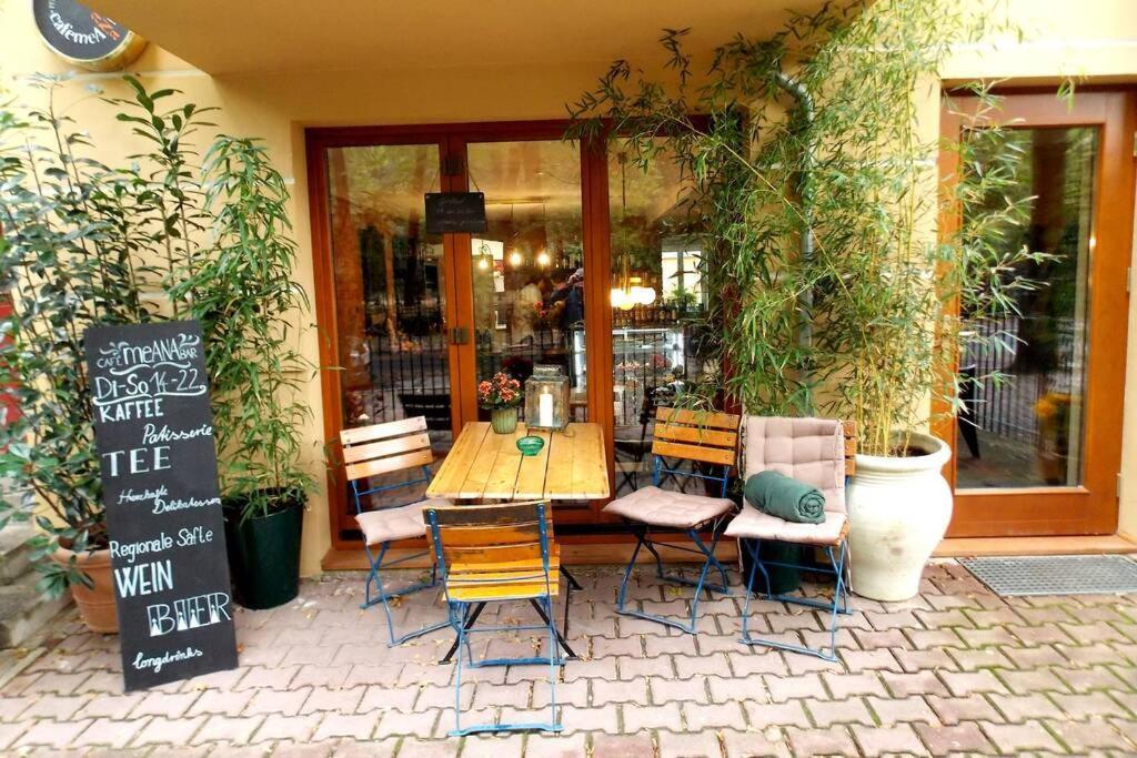Beautiful Backyard Remise Appartement *